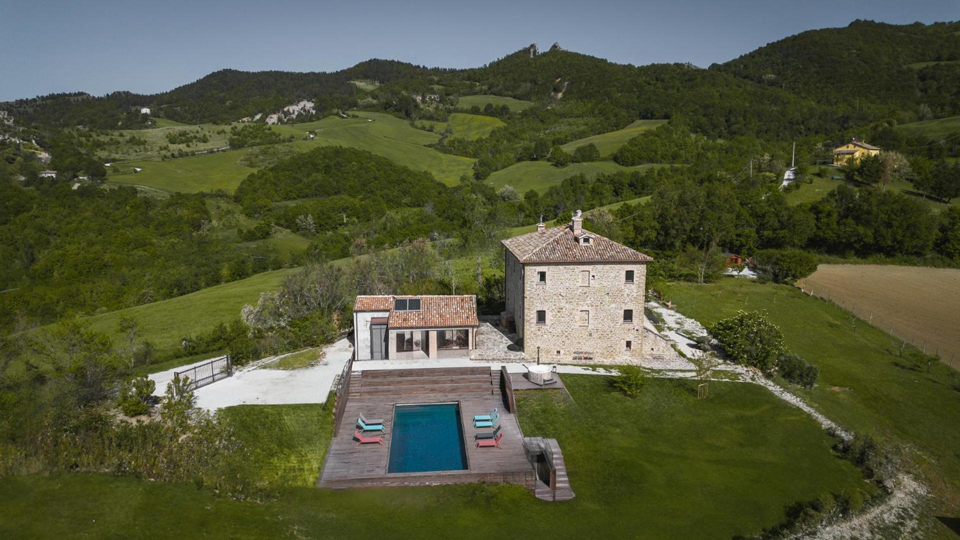 Palazzo Serre - Natura & Piscina サン・レーオ エクステリア 写真